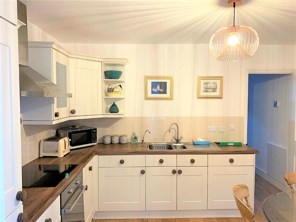 Riverside Channel5 "Holidays Homes In The Sun" Featured Central Canterbury Cottage With Free Parking Екстер'єр фото